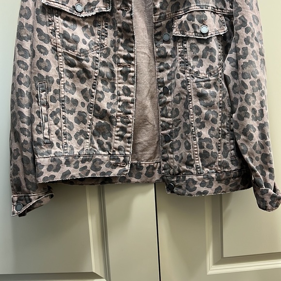 Blanknyx Animal Print Denim Jacket Size Large - Picture 3 of 12
